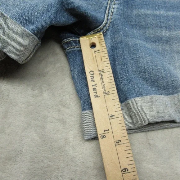 Silver Jeans Sam Denim Shorts Womens 28‎ Medium Wash Distressed Cuffed 30x4.5 - Picture 11 of 12